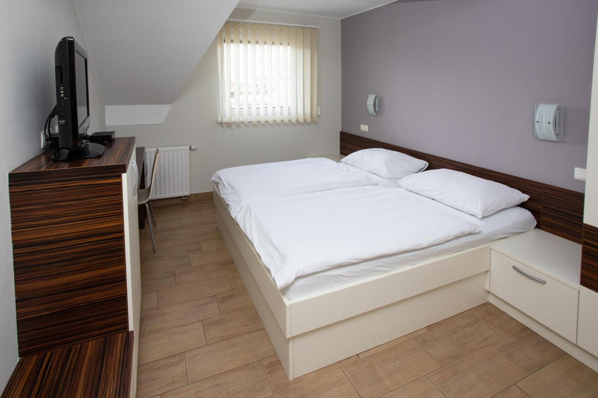 Rooms En Krajcar Cerknica Bagian luar foto