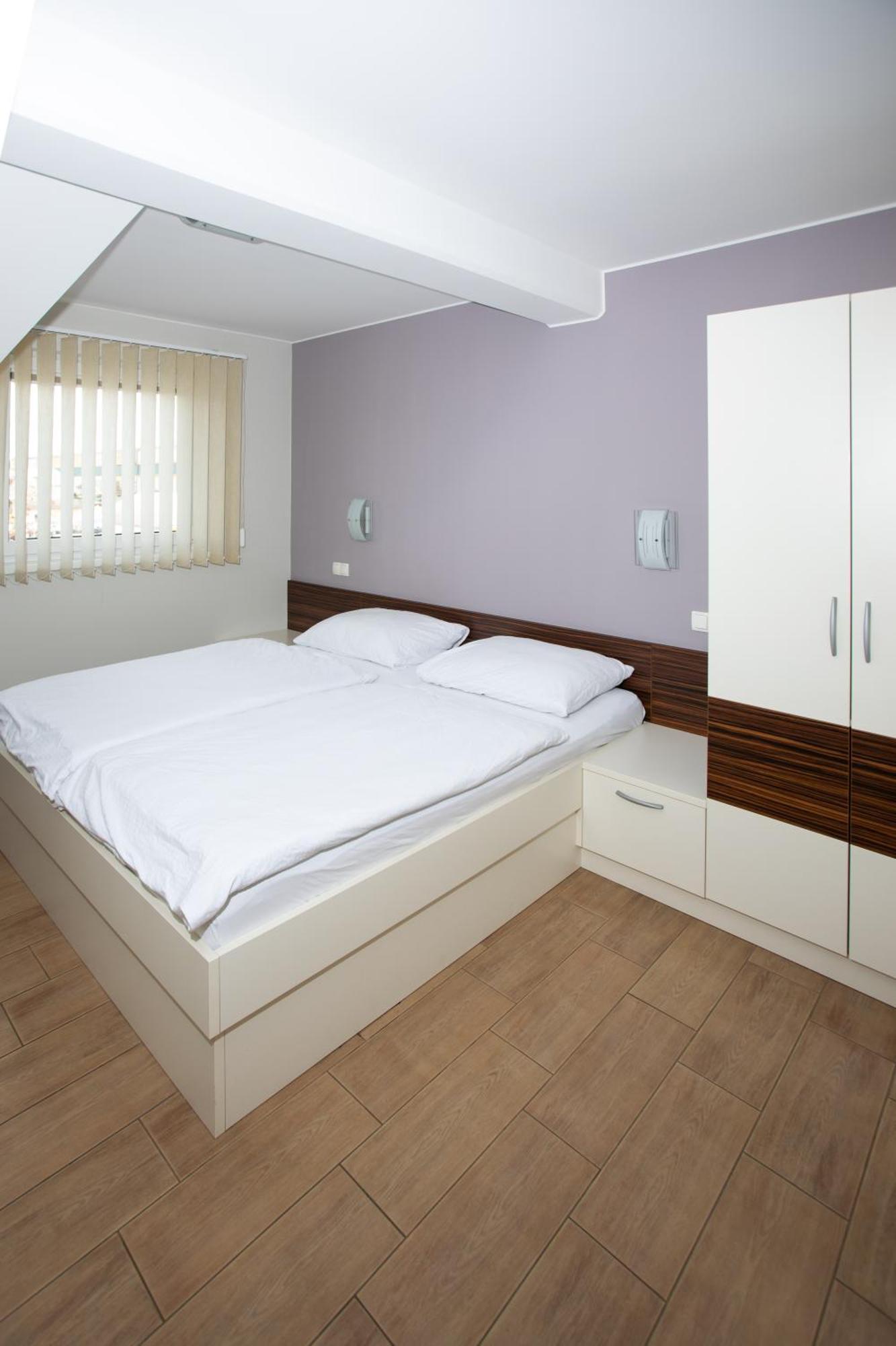 Rooms En Krajcar Cerknica Bagian luar foto
