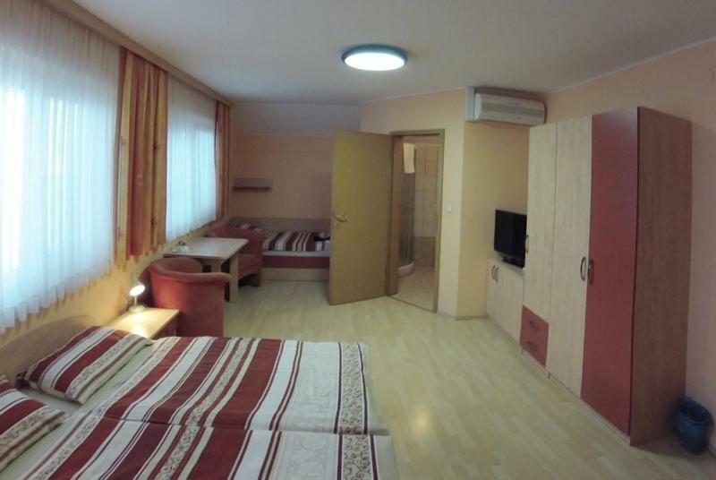 Rooms En Krajcar Cerknica Bagian luar foto